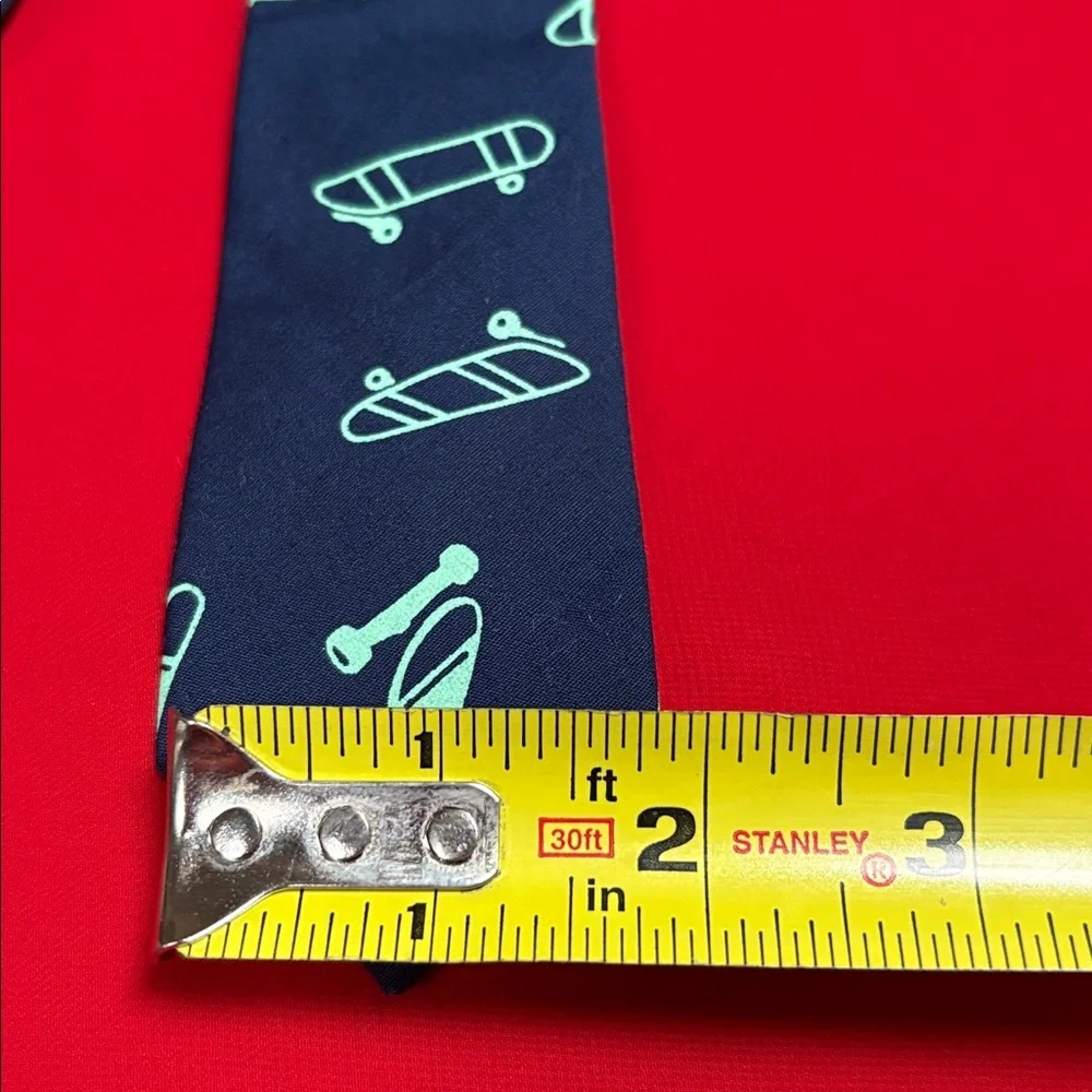 Old Navy youth cotton skateboard tie.